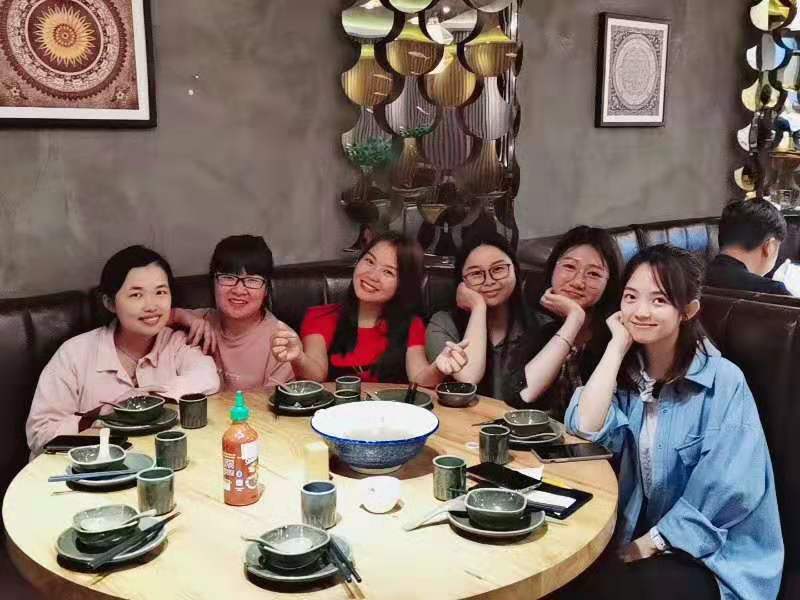 员工聚餐
